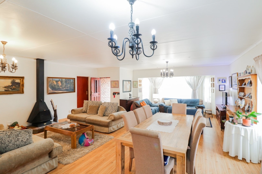 4 Bedroom Property for Sale in Fraaiuitsig Western Cape